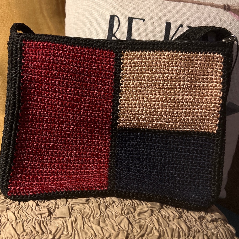 The SAk crochet handbag